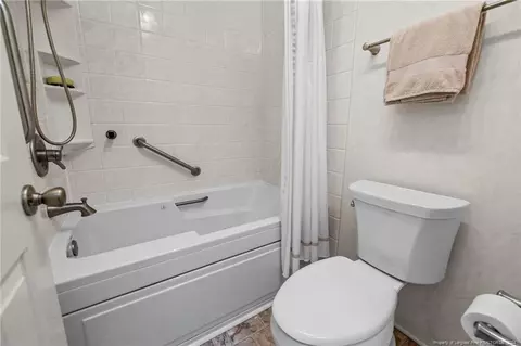 Bath - 260 Lake Forest Dr, Pinehurst, NC 28374 photo 2 of 4
