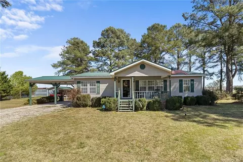 70 Surf Ln, Maxton, NC 28364