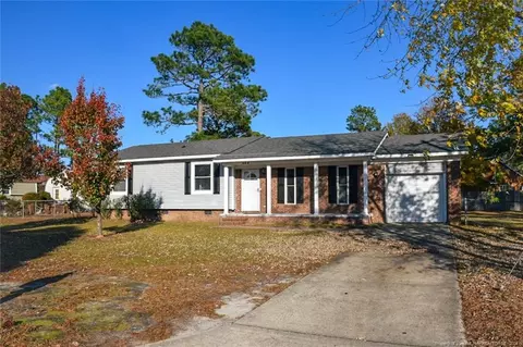 302 Morehead St, Spring Lake, NC 28390