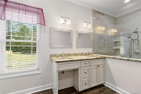 Bath - 451 Senter Ln, Bunnlevel, NC 28323 photo 4 of 12