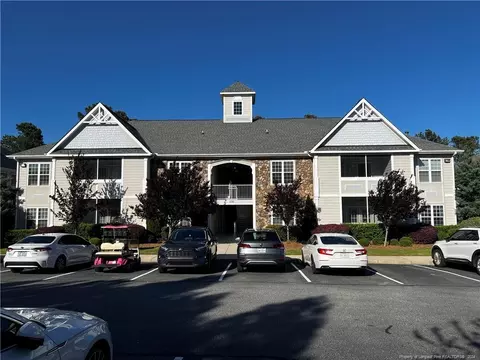 330 Gallery Dr #304, Spring Lake, NC 28390