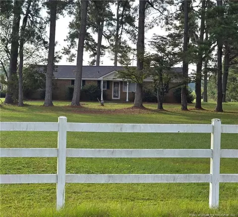 1506 Moores Ln, Lumberton, NC 28358