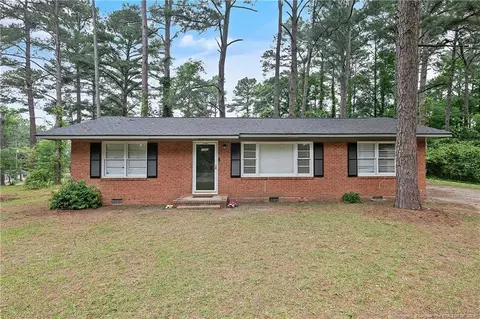7522 Crown Ave, Fayetteville, NC 28303