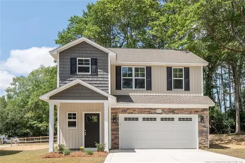 912 Stevens St, Raeford, NC 28376