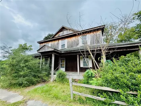 103 Trinity St, Fairmont, NC 28340