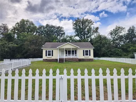 302 Neville St, Fayetteville, NC 28301