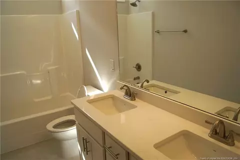 Bath - 124 Knotts Berry Rd, Bunnlevel, NC 28323 photo 5 of 5