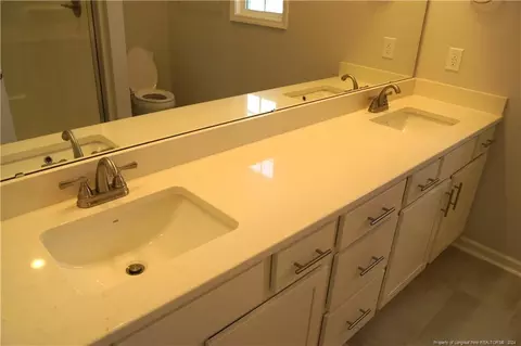 Bath - 124 Knotts Berry Rd, Bunnlevel, NC 28323 photo 3 of 5