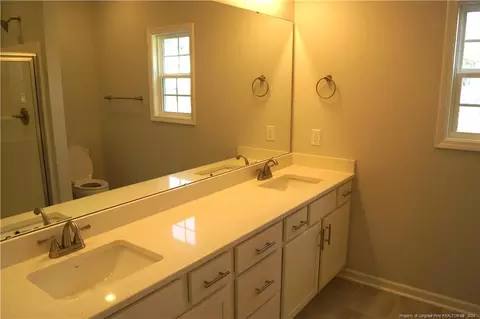 Bath - 124 Knotts Berry Rd, Bunnlevel, NC 28323 photo 1 of 5