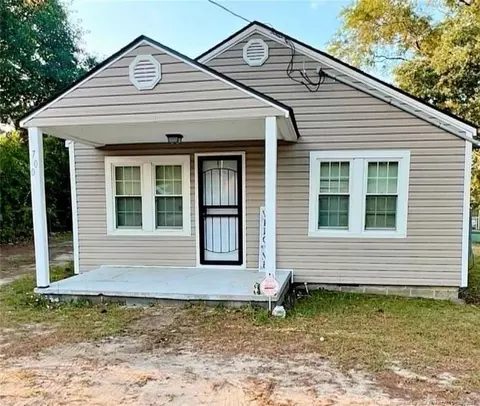 700 W Mountain Dr, Fayetteville, NC 28306