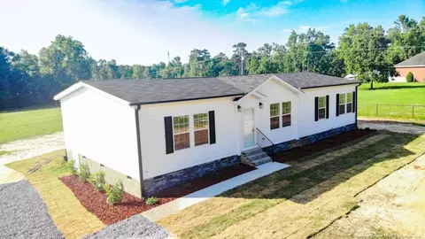 885 Loop Rd, Bunnlevel, NC 28323