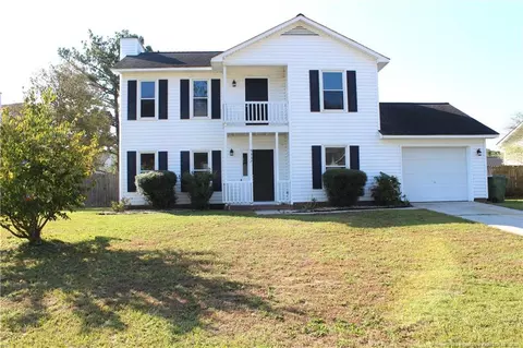 5337 Heather St, Hope Mills, NC 28348