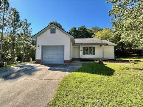 3286 Florida Dr, Fayetteville, NC 28301