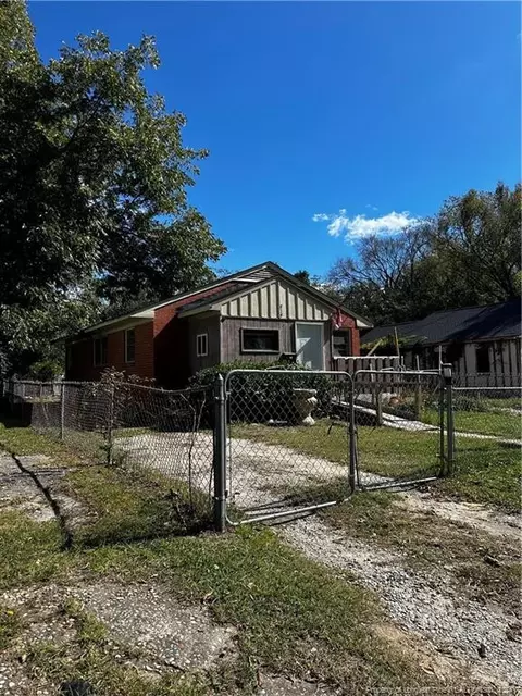 818 E Orange St, Fayetteville, NC 28301