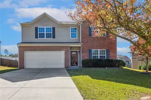204 Palace Green Ln, Sanford, NC 27330