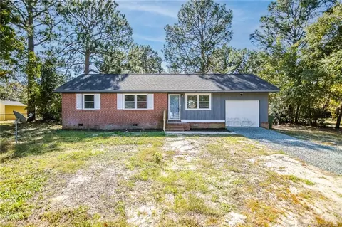 6037 Lexington Dr, Hope Mills, NC 28348