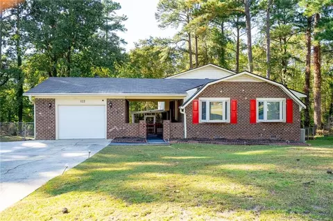 122 S Ingleside Dr, Fayetteville, NC 28314