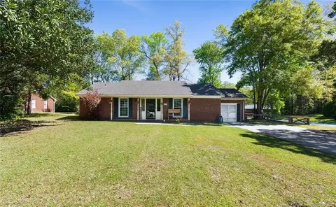 202 Chatham Ct, Jacksonville, NC 28540