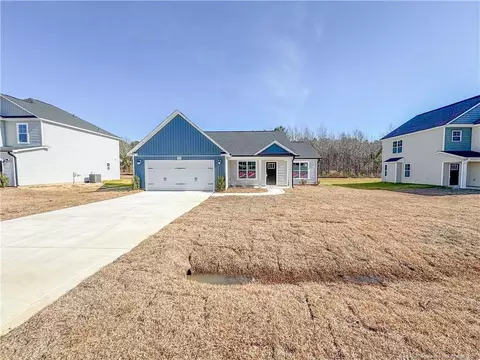 275 Guard Ln, Parkton, NC 28371