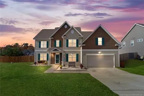 982 Highgrove Dr, Spring Lake, NC 28390