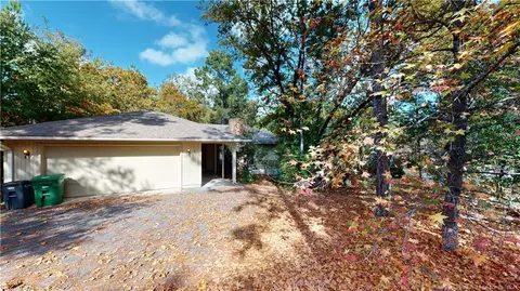 1 Halter Pl, Pinehurst, NC 28374