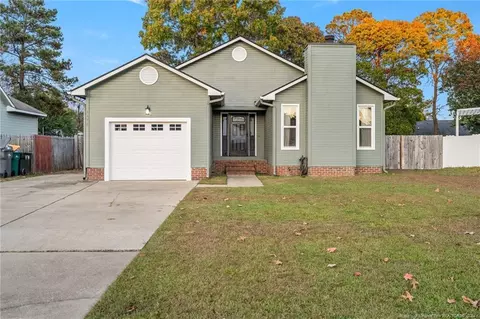 3626 Masters Dr, Hope Mills, NC 28348