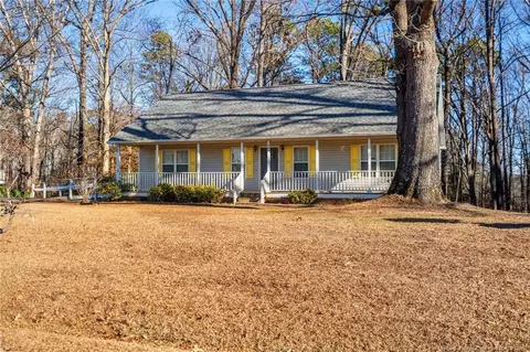 505 Hiking Trl, Benson, NC 27504