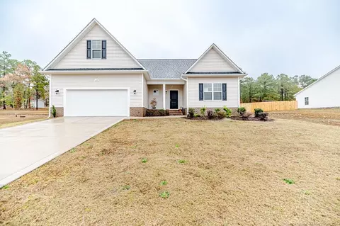 24 Black Oak Pl, Spring Lake, NC 28390