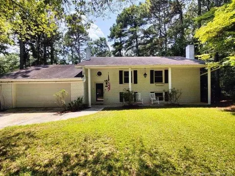 204 S Glenwood Trl, Southern Pines, NC 28387