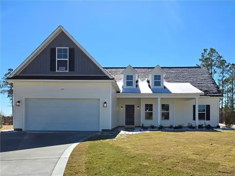 102 Onslow Ct, Spring Lake, NC 28390