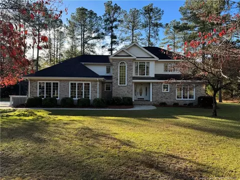 908 E Prospect Ave, Raeford, NC 28376