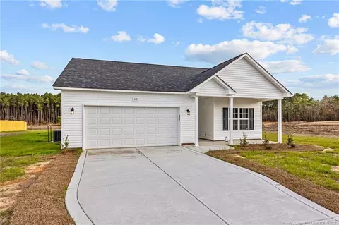 140 Orchard Ln, Parkton, NC 28371