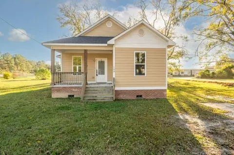 109 W Elm St, Rowland, NC 28383