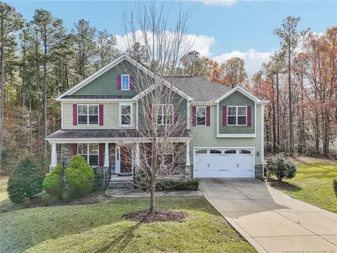 510 Rolling Pines Dr, Spring Lake, NC 28390
