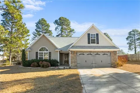 618 Valley Oak Dr, Bunnlevel, NC 28323