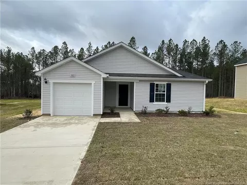 302 Rocking Horse Ln, Sanford, NC 27332