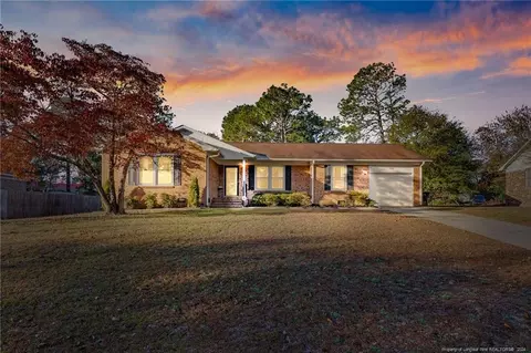 5987 Brookcliff Rd, Fayetteville, NC 28304