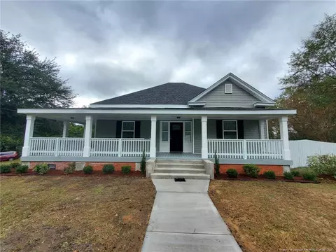 307 W 3rd Ave, Red Springs, NC 28377