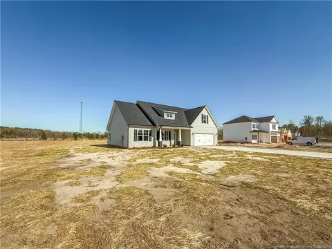 4686 Possum Ct, Wade, NC 28395
