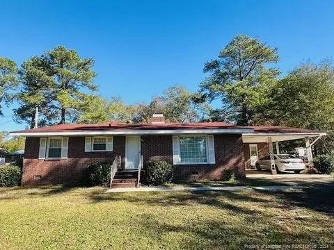 708 W 2nd St, Red Springs, NC 28377