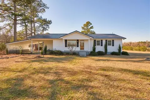 4290 NW Creek Rd S, Orrum, NC 28369
