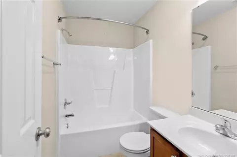 Bath - 696 Valley Oak Dr, Bunnlevel, NC 28323 photo 5 of 5