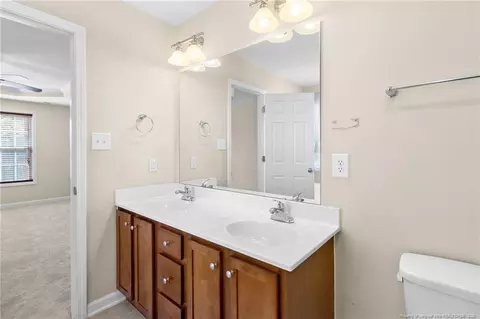 Bath - 696 Valley Oak Dr, Bunnlevel, NC 28323 photo 2 of 5