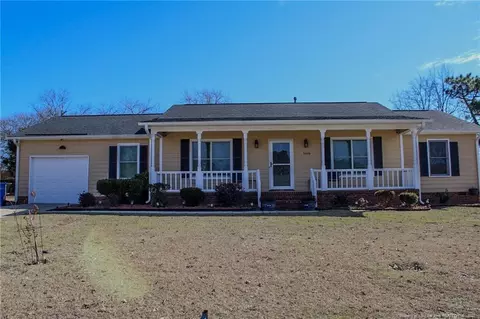 5809 Lake Villa Dr, Fayetteville, NC 28304