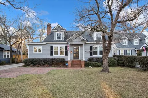 211 Oakridge Ave, Fayetteville, NC 28305