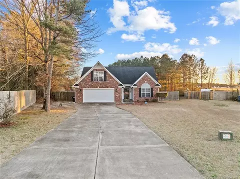 111 Digby Ct, Raeford, NC 28376