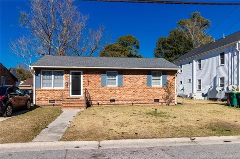 511 E 14 St, Lumberton, NC 28358