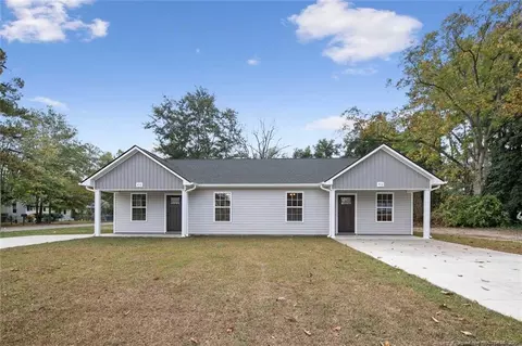 412 E 416 E 7th Ave, Raeford, NC 28376