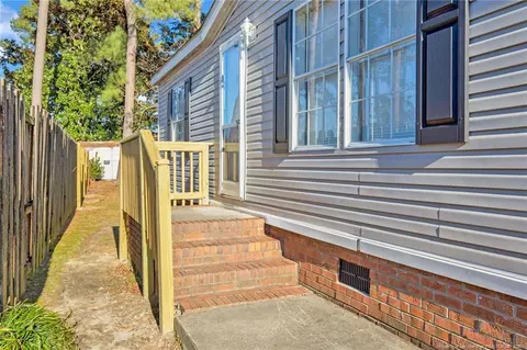 304 First St, Pembroke, NC 28372