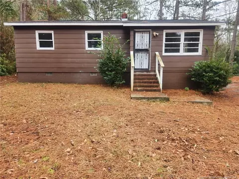 233 Pennsylvania Ave, Fayetteville, NC 28301